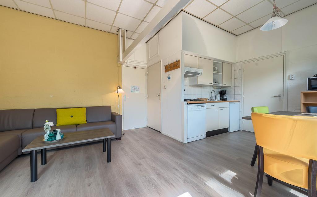Roompot Schin Op Geul Born Стая снимка